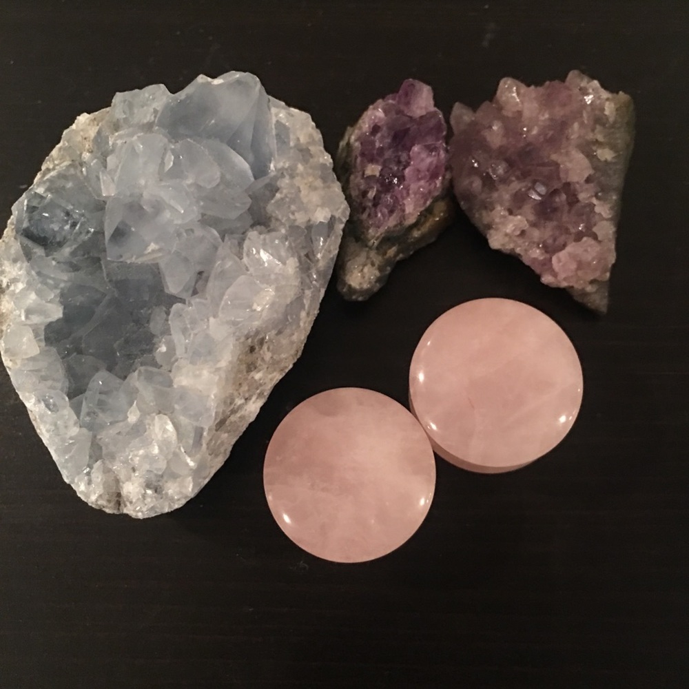 One inch rose quartz plugs